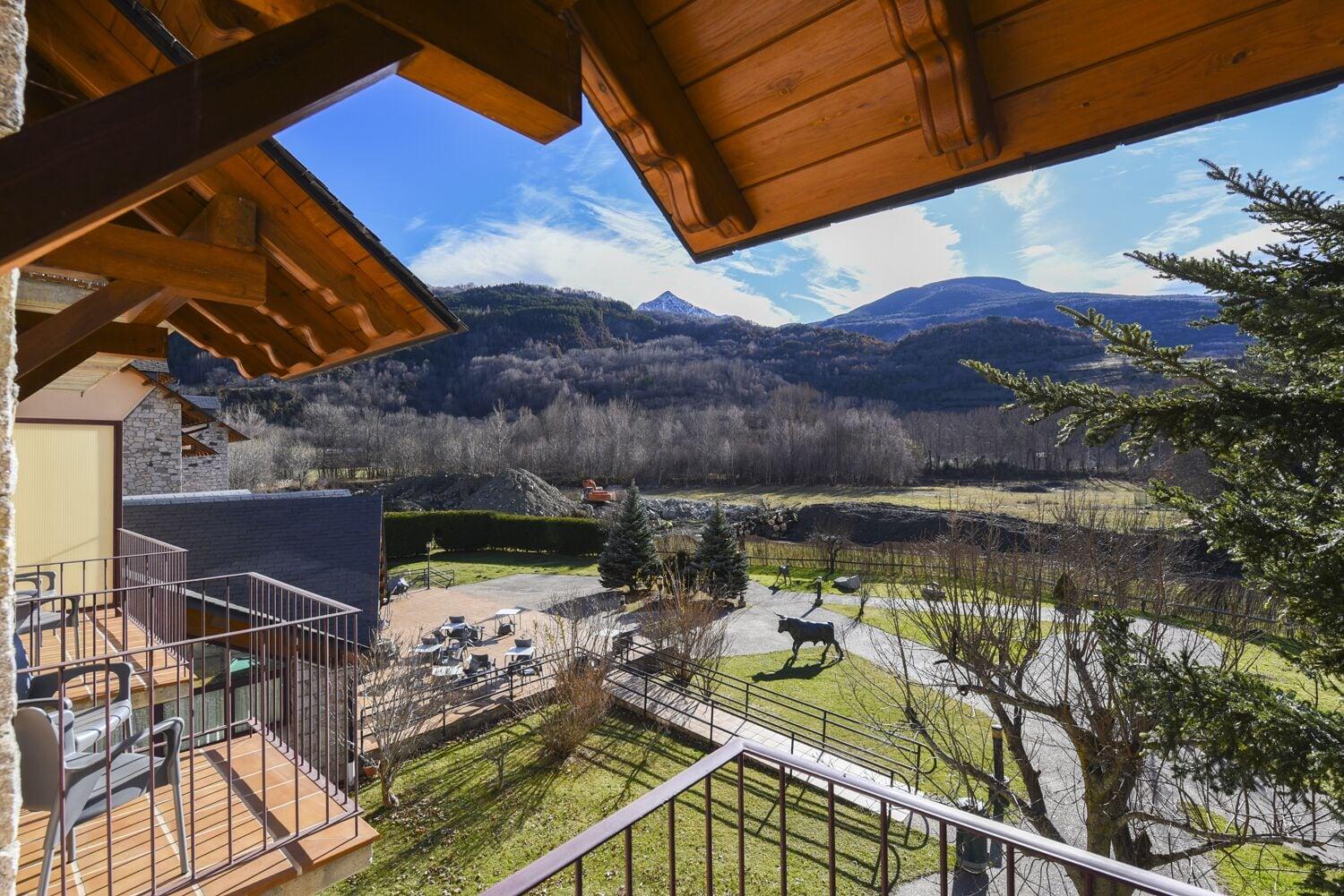 Sommos Hotel Benasque Spa Exterior photo