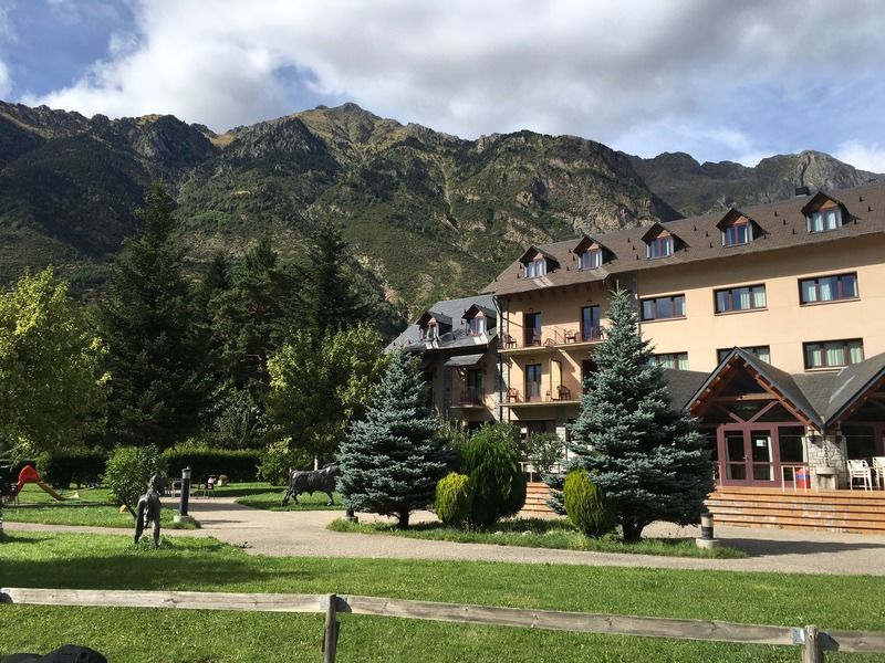 Sommos Hotel Benasque Spa Exterior photo